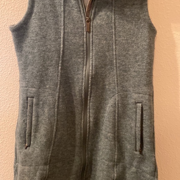 Toad & Co long line vest size XS - Picture 3 of 5